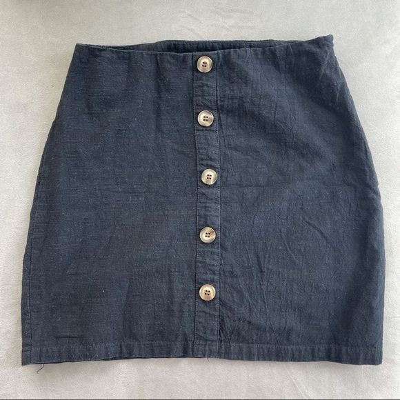 J.O.A. Dresses & Skirts - 𝅺J.o.a line black button skirt